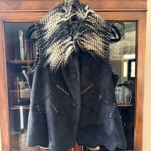 OUTDOOR EDITION BY PARKHURST Faux Fur Western Whipstitch Black Feather Vest